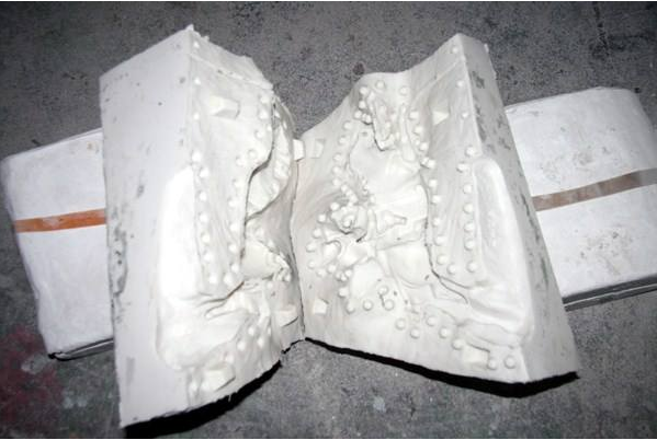 如何避免模具硅膠制品破裂？