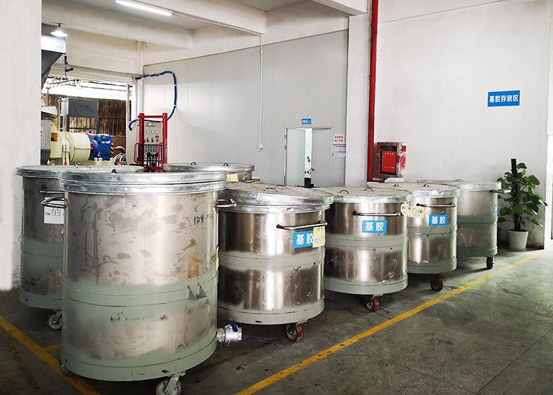 如何選擇靠譜的液體硅膠廠家？這些要點需牢記